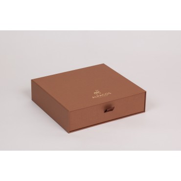 Vidutinio dydžio dėžutė (karamelinės spalvos)