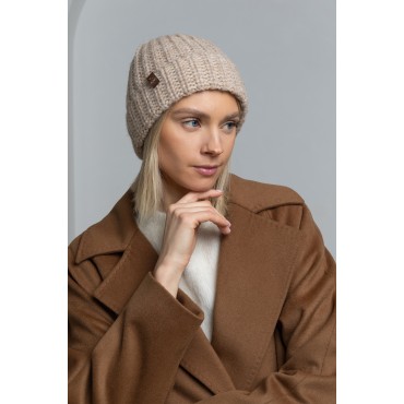 Stambaus mezgimo kepurė Cabrera, smėlio spalvos